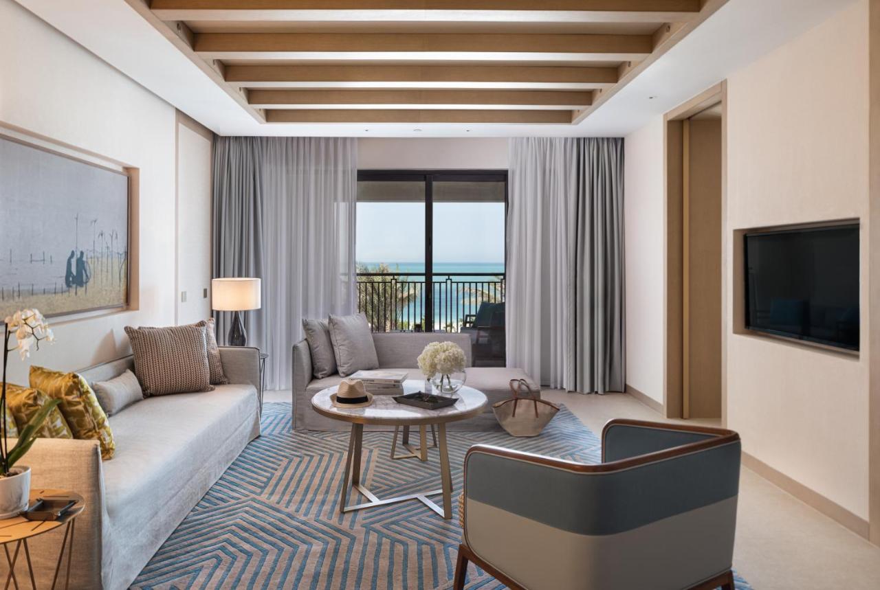 Jumeirah Gulf Of Bahrain 麦纳麦 外观 照片 Living room