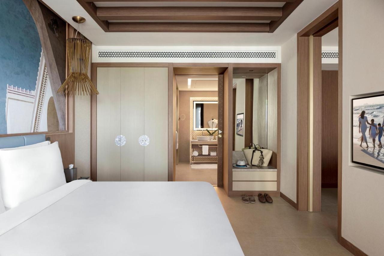 Jumeirah Gulf Of Bahrain 麦纳麦 外观 照片 A guest room at the hotel